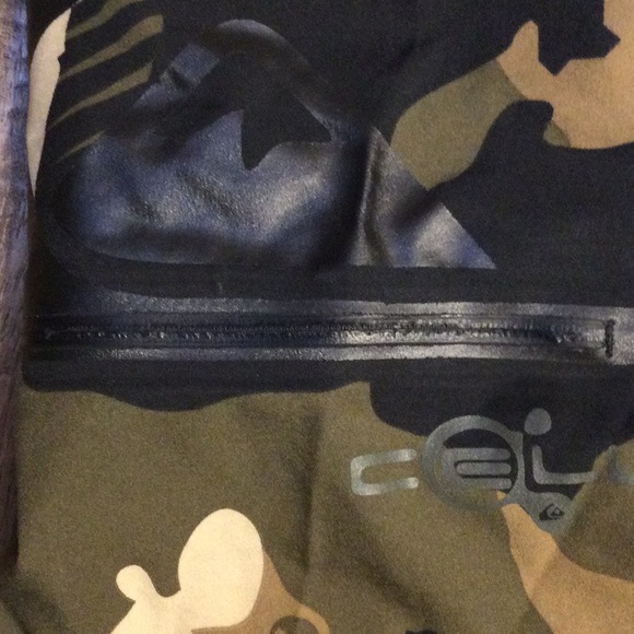 Quicksilver Camo swim trunks - Picture 3 of 6
